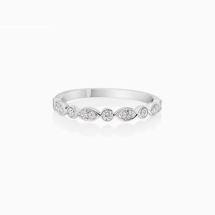 Round diamond petite Wedding Ring